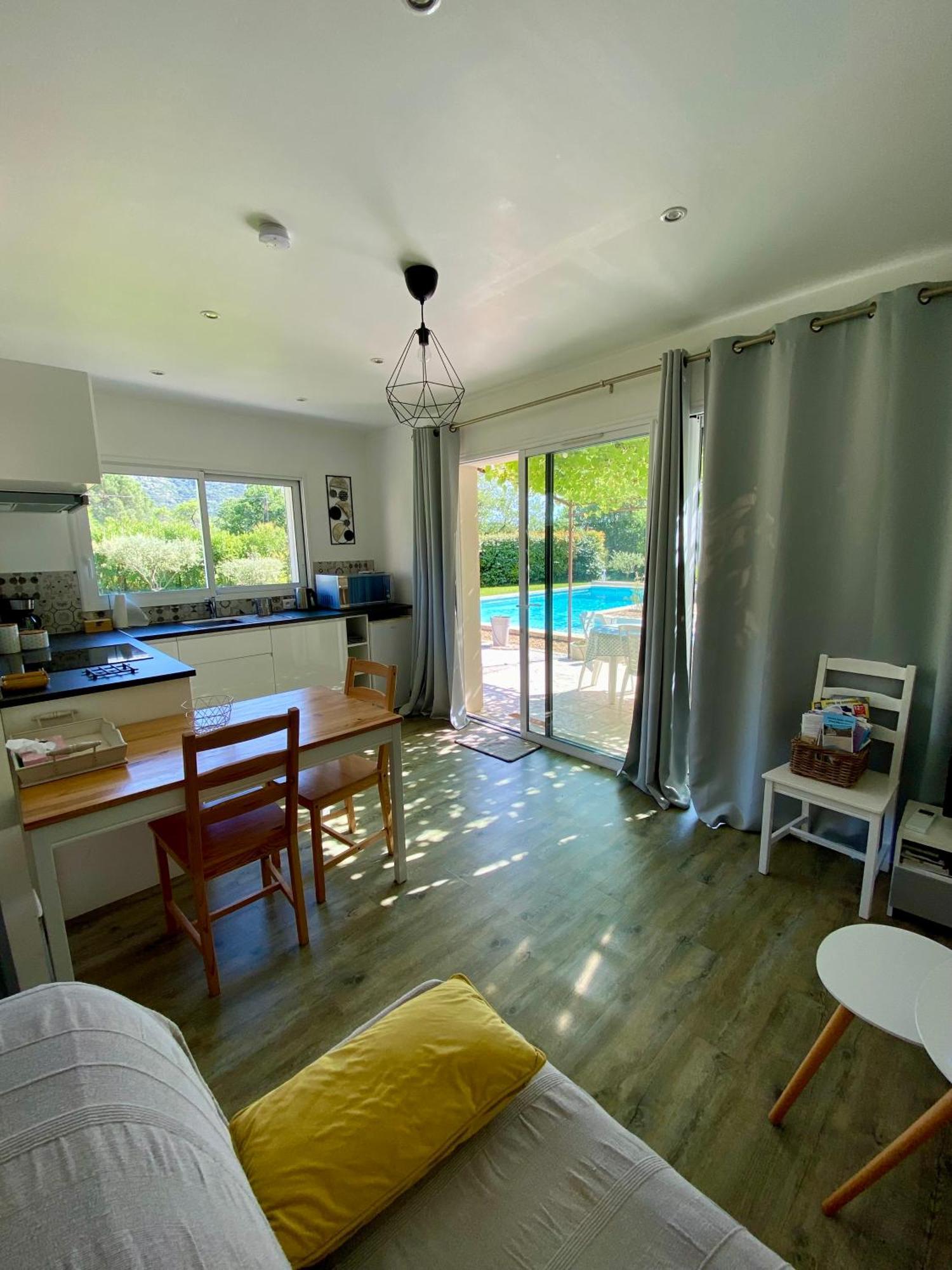 La Petite Maison Robion en Luberon Oda fotoğraf